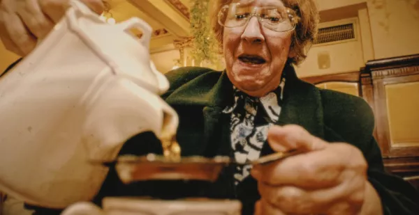 Yiya Murano hátborzongató titka: tea, cián és hírnév